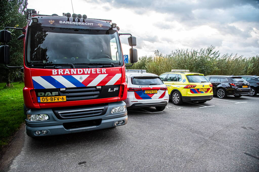 Brandweer haalt drie vissers van eilandje