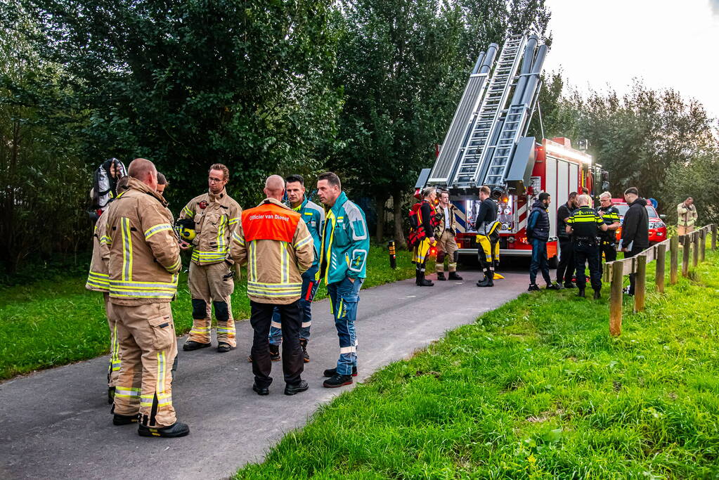 Brandweer haalt drie vissers van eilandje