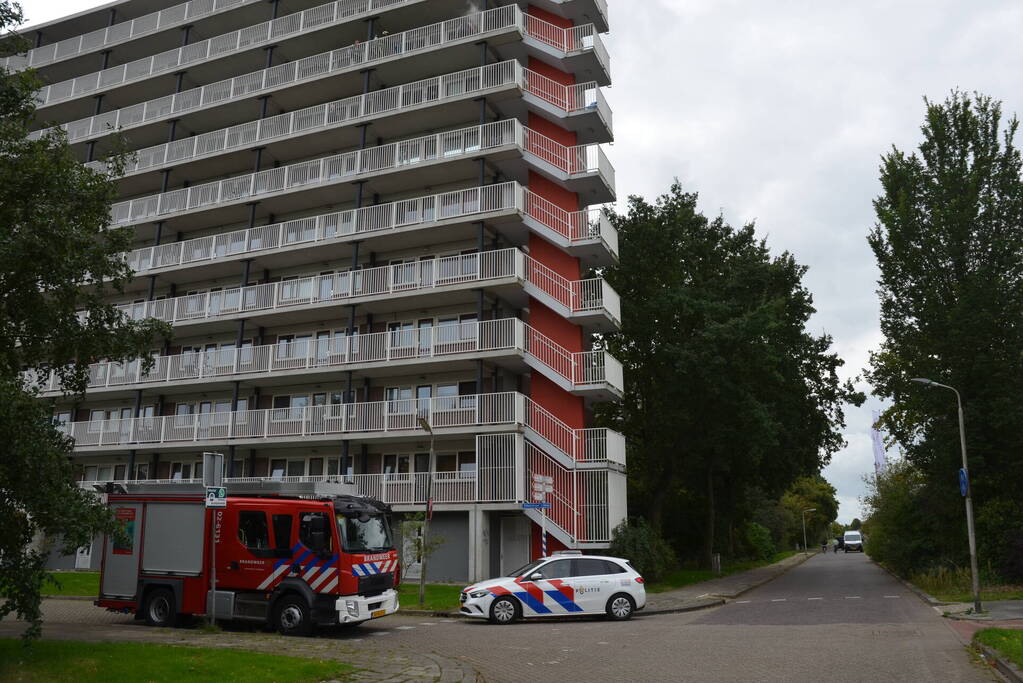 Brandweer ingezet voor rookontwikkeling van bbq op balkon