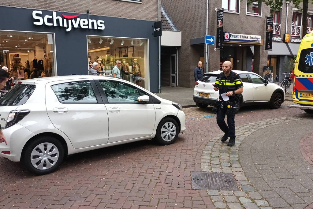 Automobilist en fietser in botsing