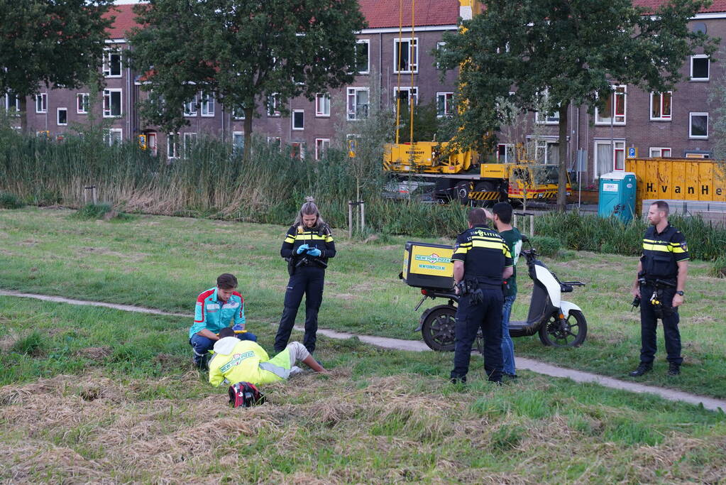 Scooterrijder gecontroleerd na val