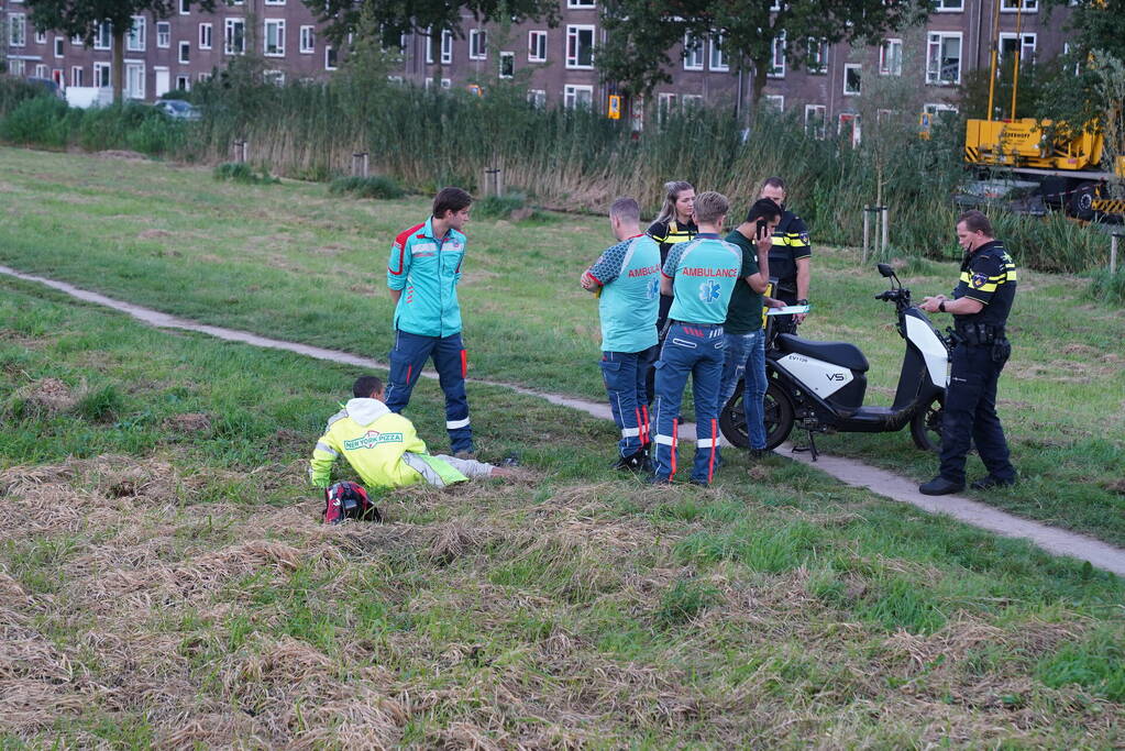 Scooterrijder gecontroleerd na val