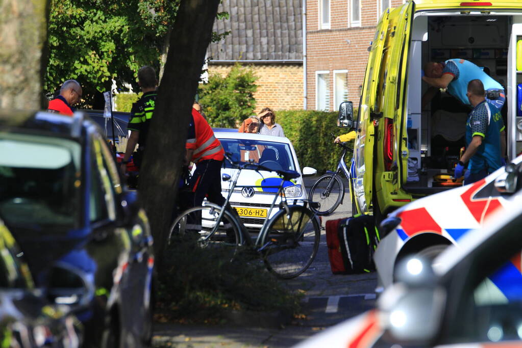 Fietser zwaargewond bij aanrijding