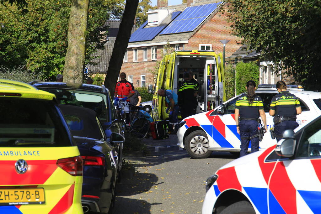 Fietser zwaargewond bij aanrijding