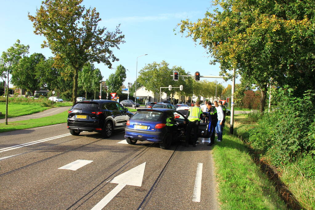 Gewonde en grote schade bij kettingbotsing