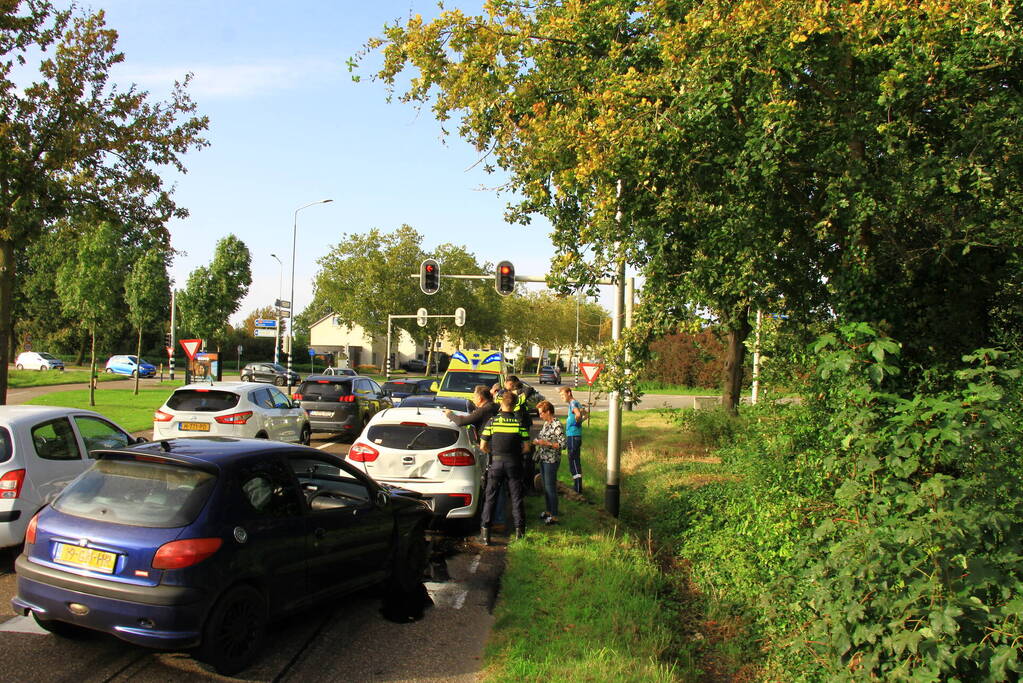 Gewonde en grote schade bij kettingbotsing
