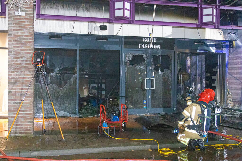Veel schade bij brand bij Romy Fashion