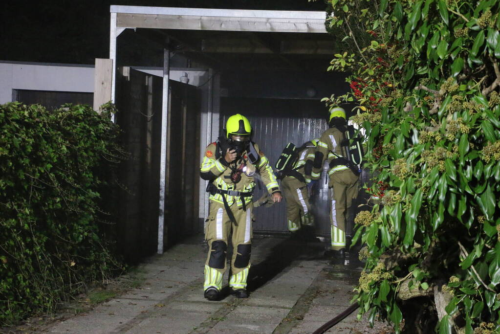 Flinke brand in garage van woning