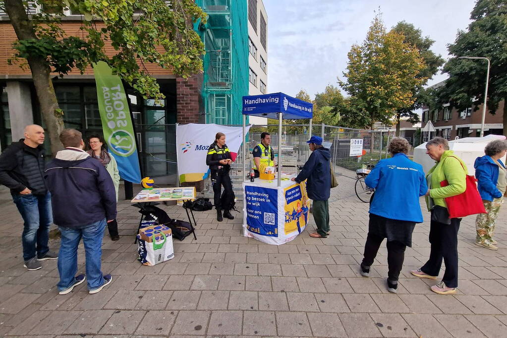 Infostand handhaving in de wijk