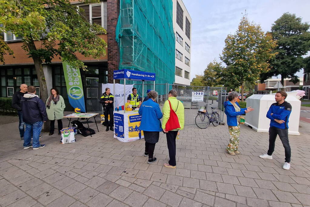Infostand handhaving in de wijk