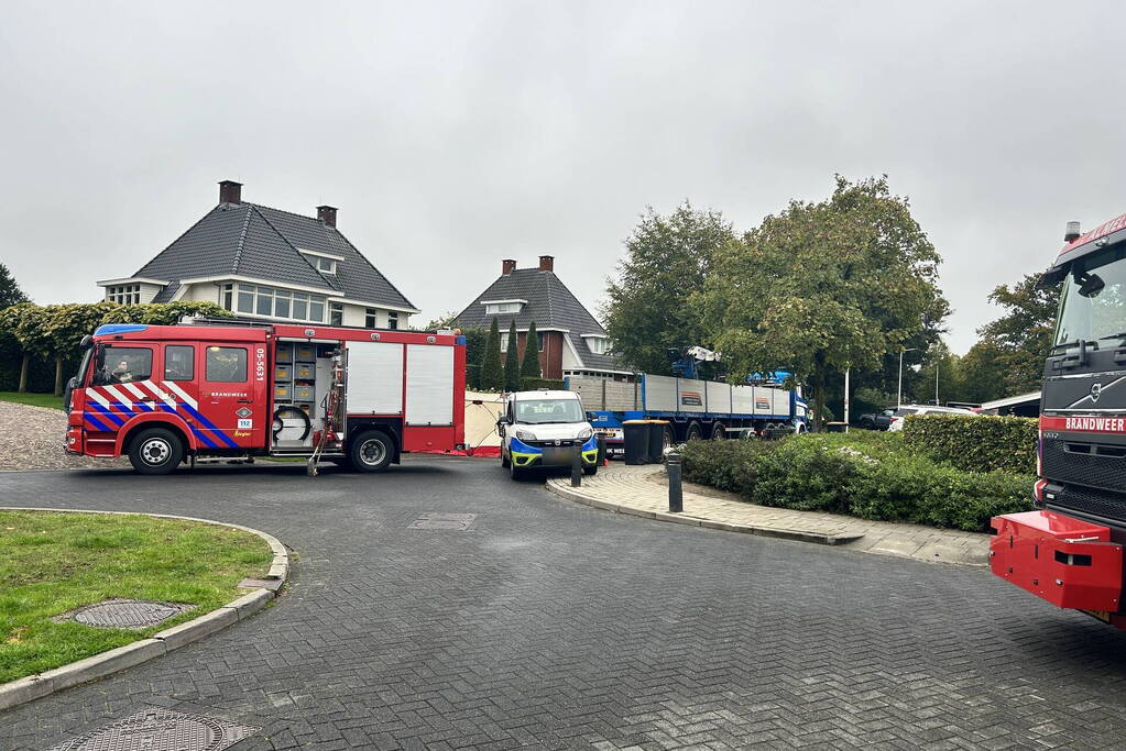 Vrouw probeert rollende auto tegen te houden maar overlijdt