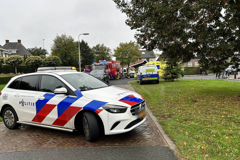 Vrouw probeert rollende auto tegen te houden maar overlijdt