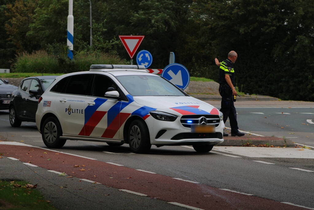 Brandweer ingezet voor stoomvorming bij auto