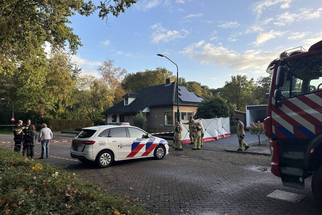 Onderzoek naar aantreffen overleden persoon in woning
