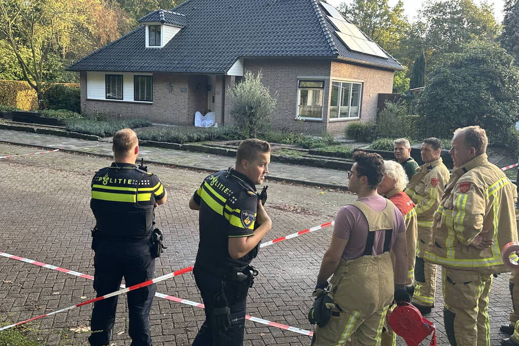 Onderzoek naar aantreffen overleden persoon in woning