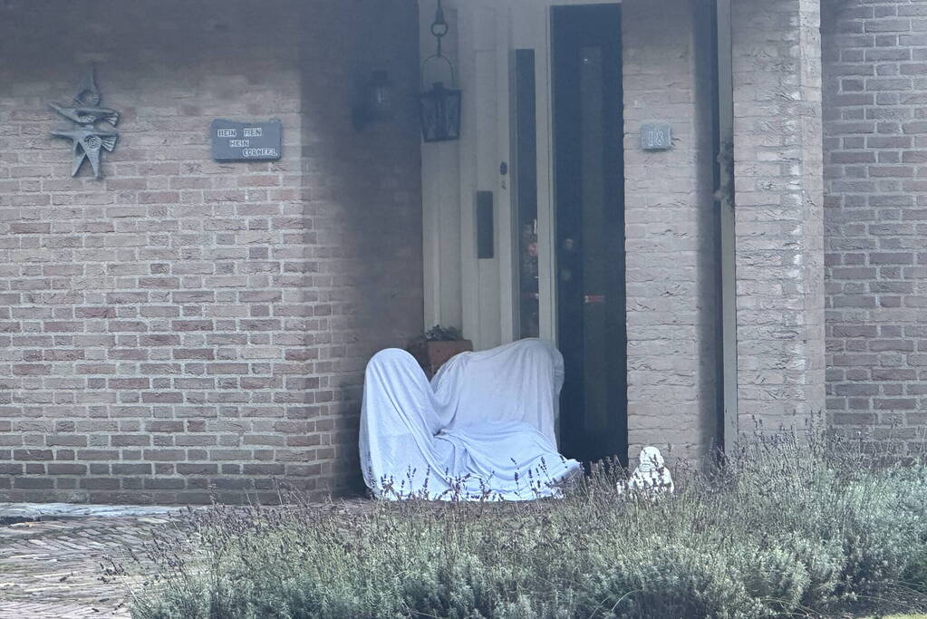 Onderzoek naar aantreffen overleden persoon in woning