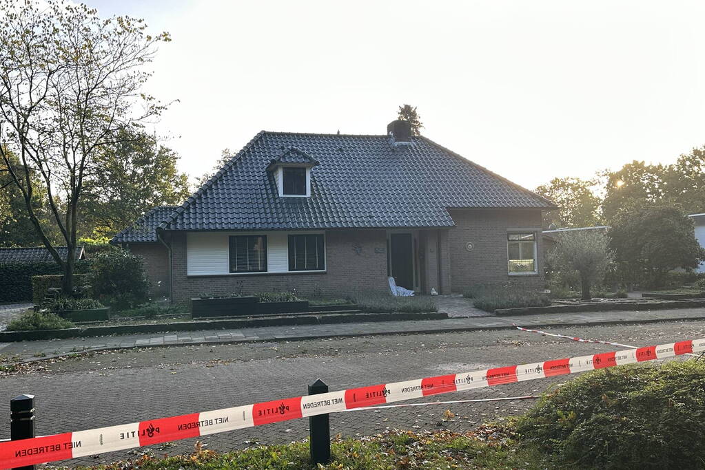 Onderzoek naar aantreffen overleden persoon in woning