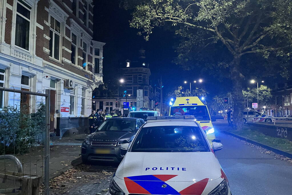 Fietser gewond bij botsing tegen stilstaande auto