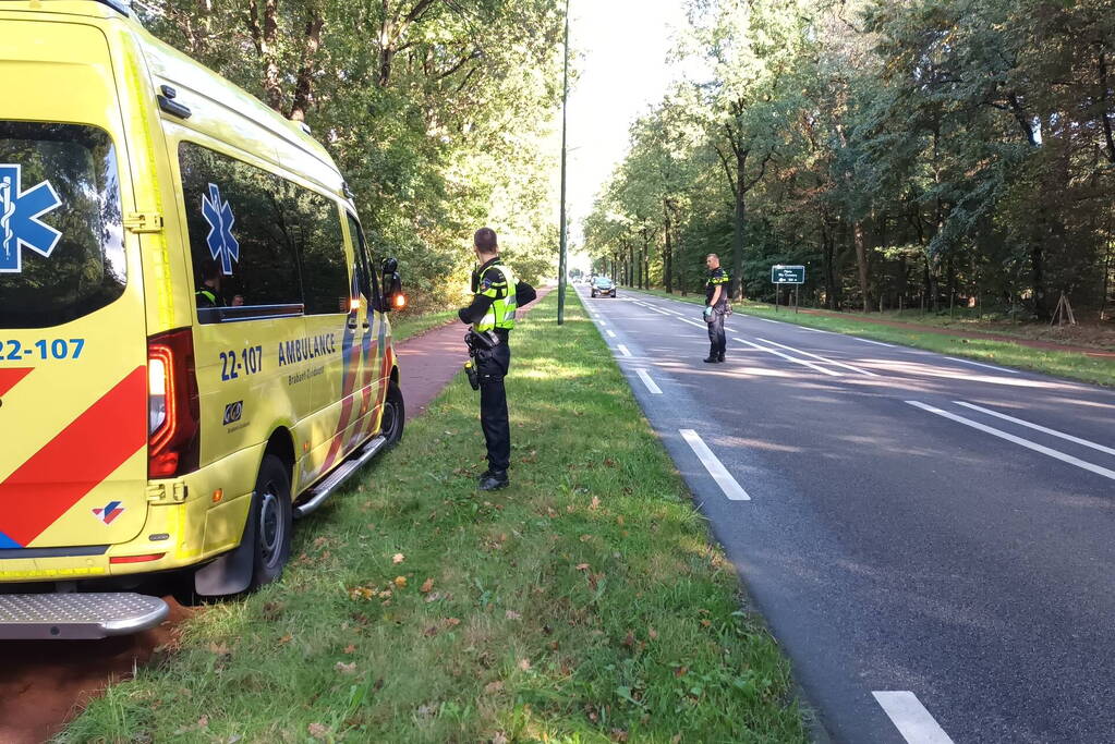 Twee fietser botsen op fietspad