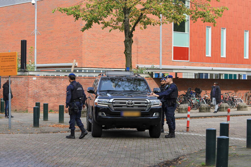 Joodse school zwaar beveiligd