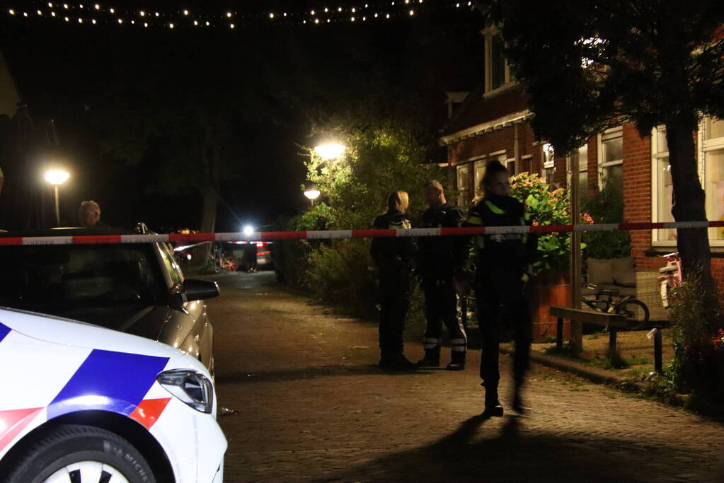 Straat afgesloten na schietpartij, gewonde naar ziekenhuis