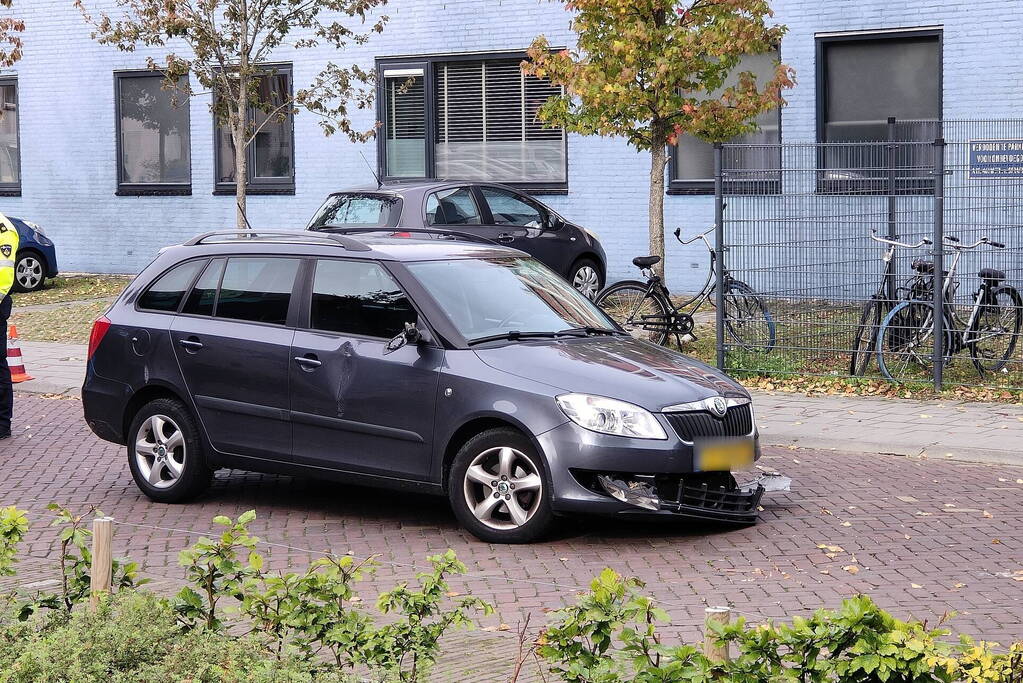 Politie verricht onderzoek nadat fietser geschept is