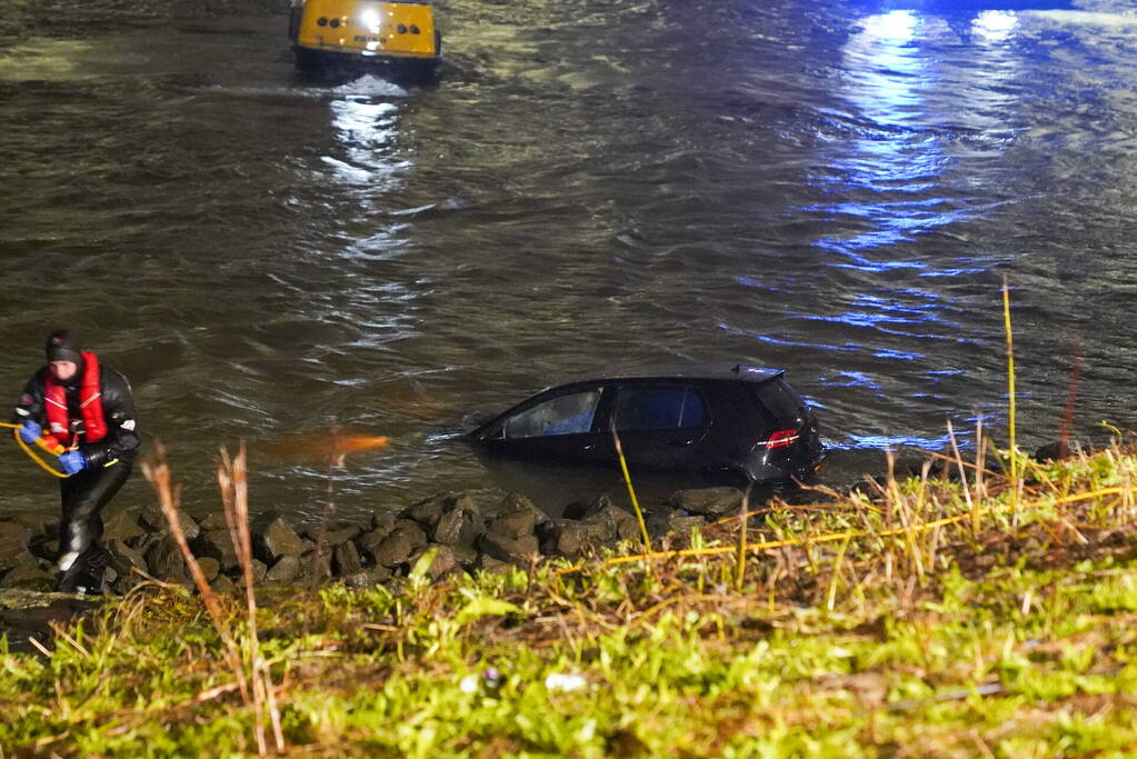 Trauma team ingezet voor Voertuig te water