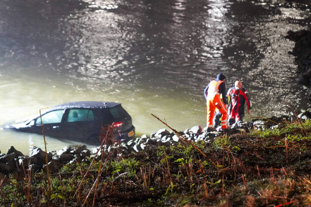 Trauma team ingezet voor Voertuig te water