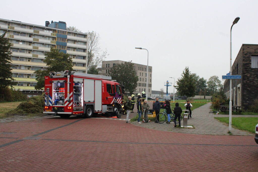 Woningen zonder stroom na brand in stroomhuisje