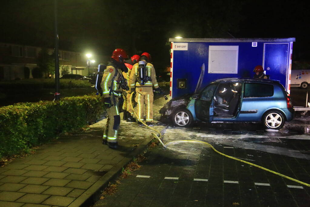Auto gaat in vlammen op