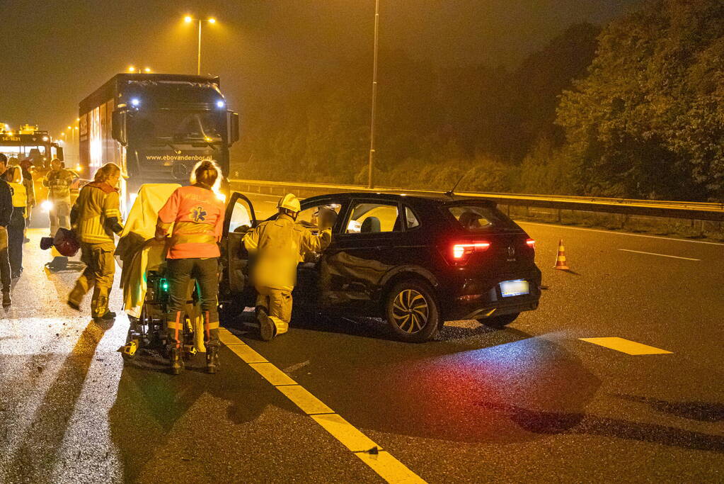 Dronken bestuurster veroorzaakt ongeval op snelweg