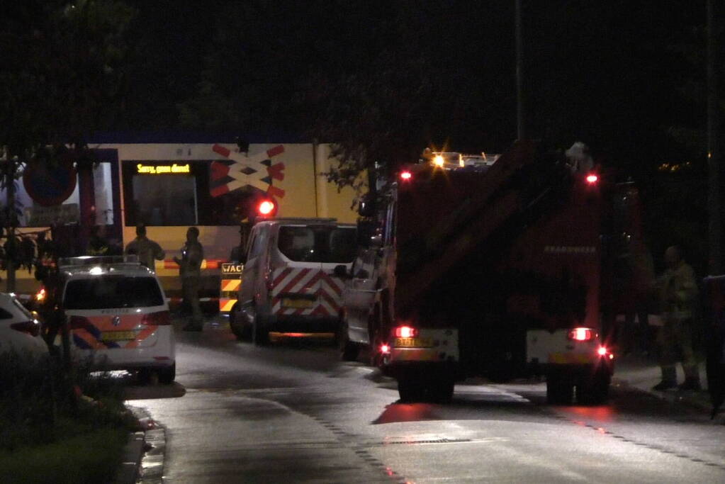 Metro ontruimd na aanrijding met persoon