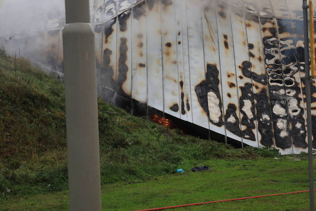Veel brandweer ingezet voor grote gebouwbrand