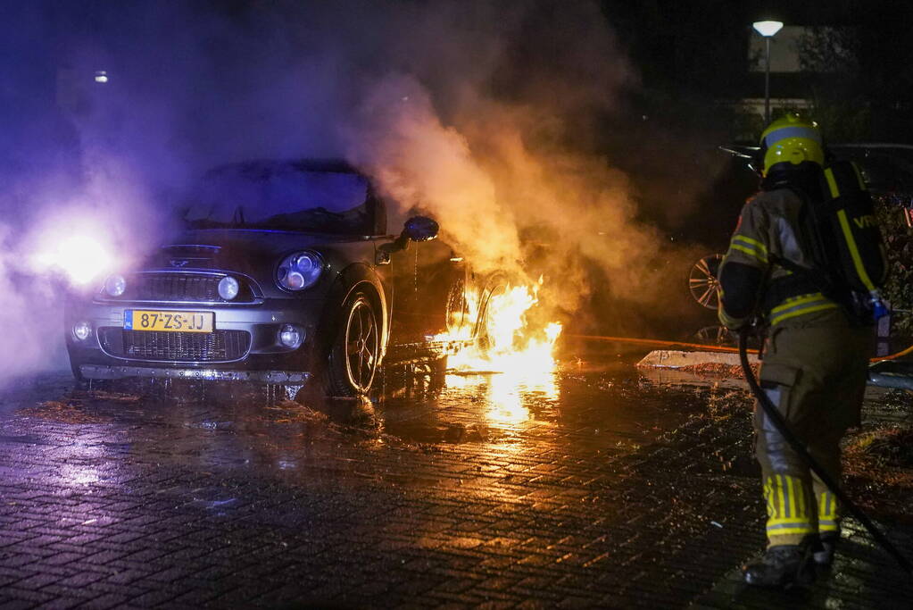 Veel schade bij autobrand