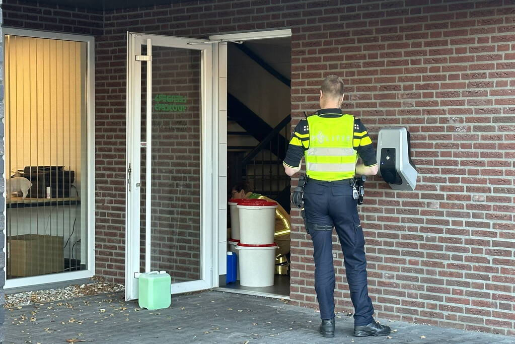Speciaal politieteam valt pand binnen