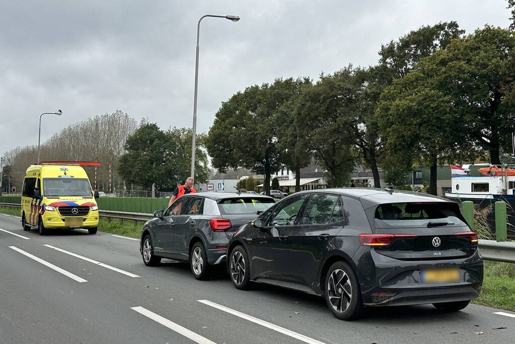 Ambulance betrokken bij kop-staartbotsing