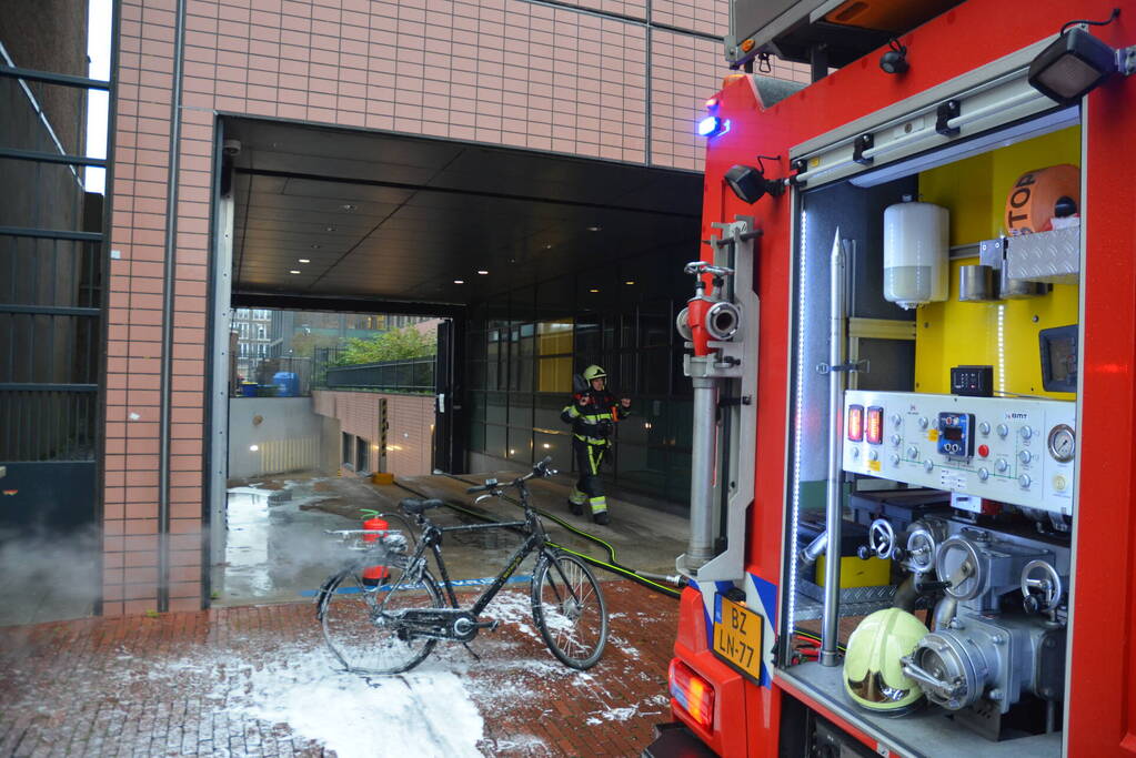 Rechtbank ontruimd vanwege brandende fiets in parkeergarage