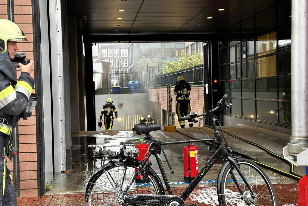 Rechtbank ontruimd vanwege brandende fiets in parkeergarage
