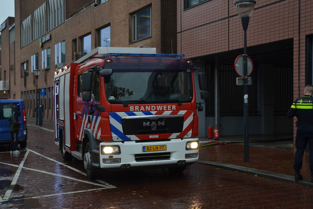 Rechtbank ontruimd vanwege brandende fiets in parkeergarage