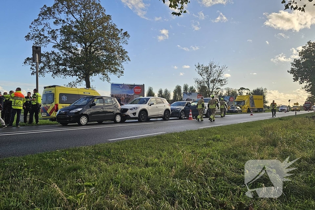 Meerdere auto's en vrachtwagen betrokken bij kettingbotsing