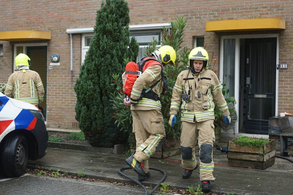 Veel rookontwikkeling bij brand in schuur