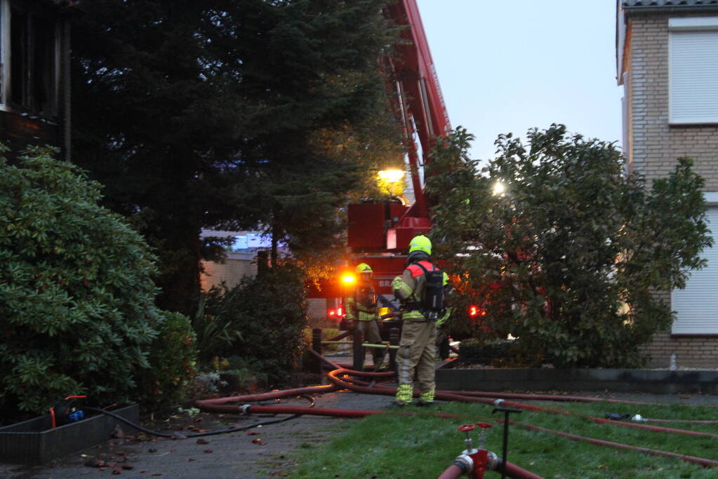 Uitslaande brand in woning
