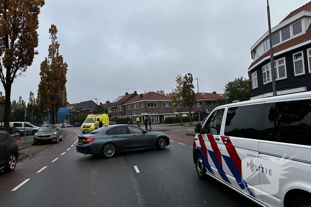 Automobilist rijdt door na botsing met fietser