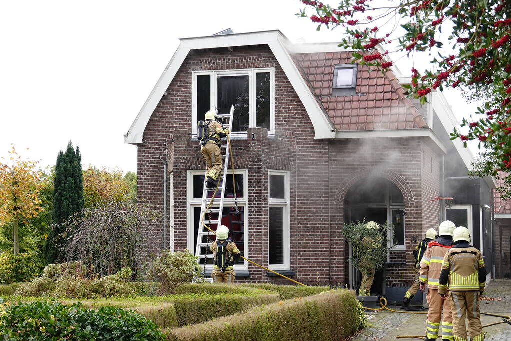 Flinke rookontwikkeling bij woningbrand in Gramsbergen