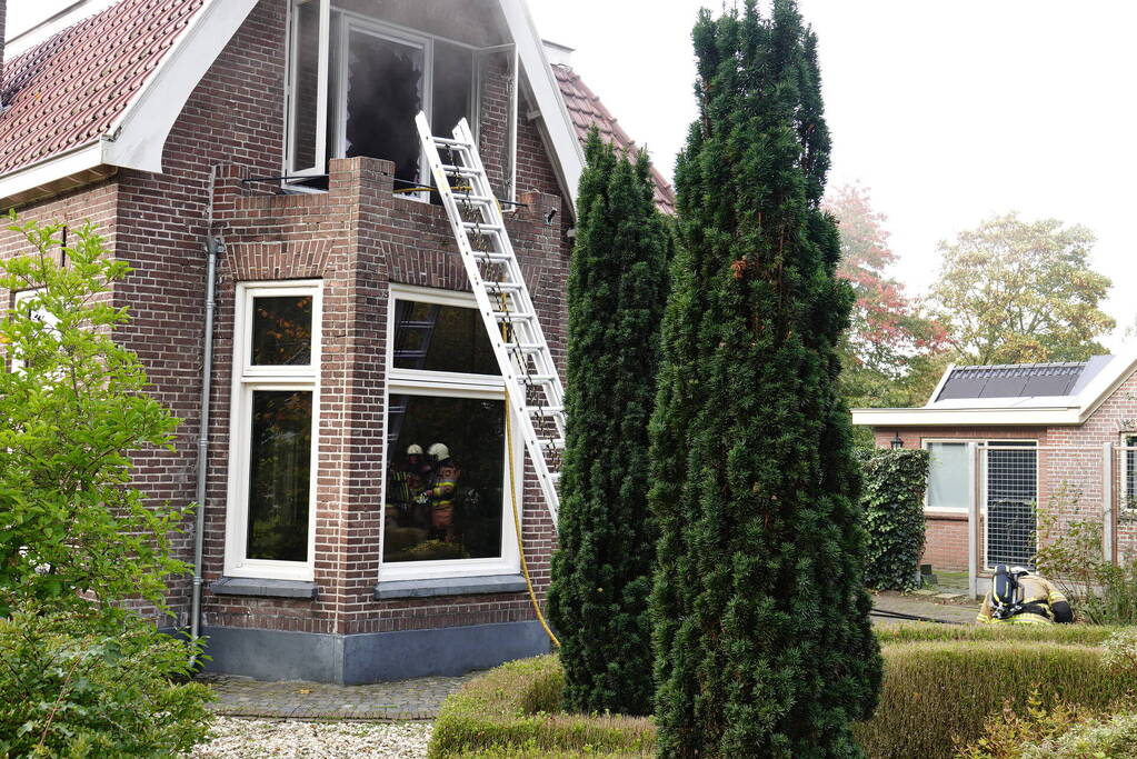 Flinke rookontwikkeling bij woningbrand in Gramsbergen