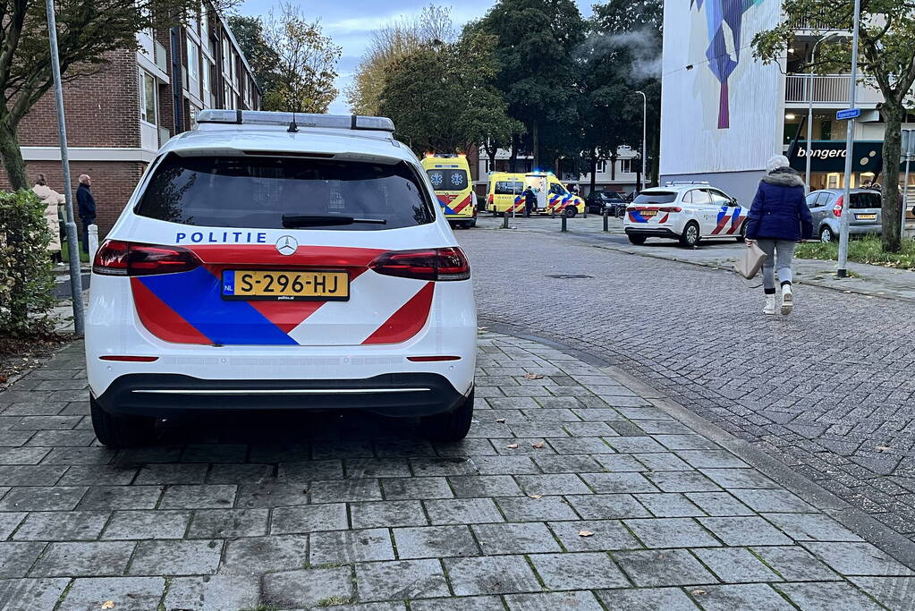 Slachtoffer met spoed naar ziekenhuis na mogelijk steekincident