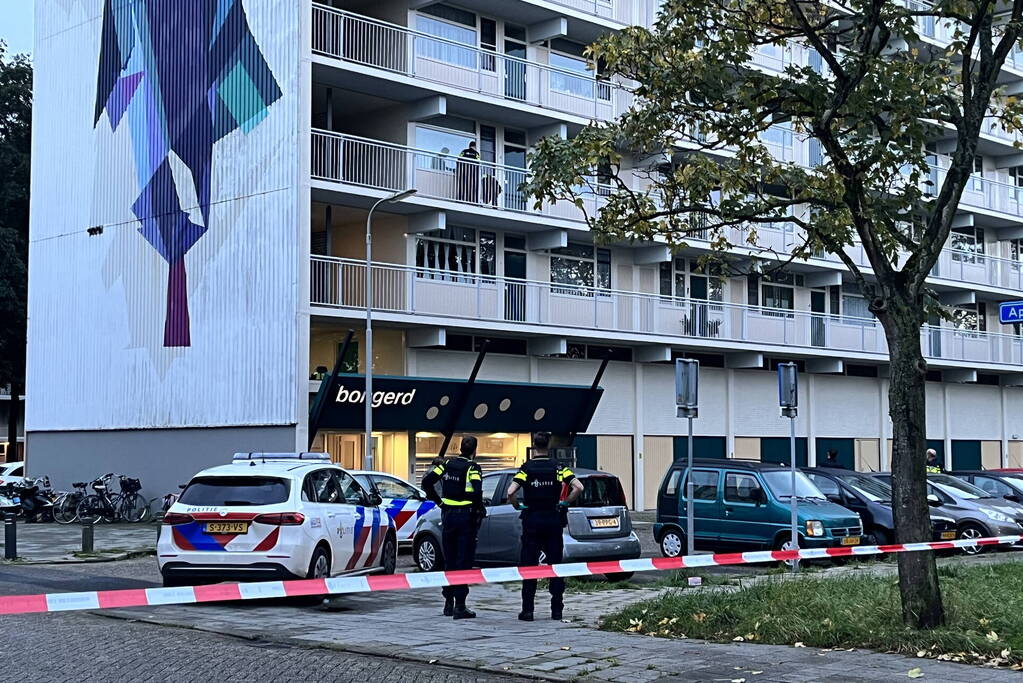 Slachtoffer met spoed naar ziekenhuis na mogelijk steekincident