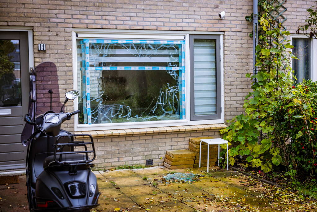 Schade door explosie bij woning