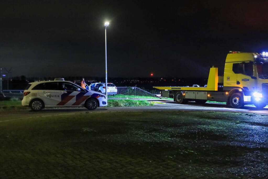 Verlaten voertuig aangetroffen in sloot