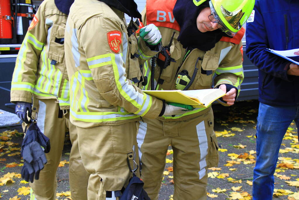 Brandweer verricht onderzoek naar lucht van propaangas